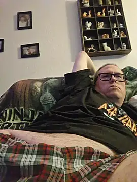 Snapshot of Smallone327 chatting on January 2026 07:21:01 AM Smallone327 online show from January 2026 07:21:01 AM