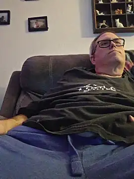 Snapshot of Smallone327 chatting on March 2026 07:37:02 AM Smallone327 online show from March 2026 07:37:02 AM