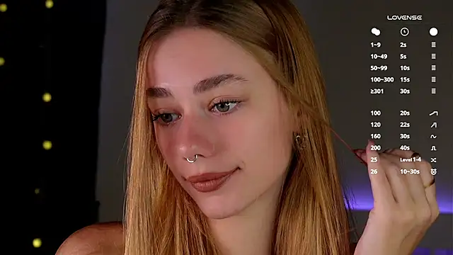 Snapshot of EmilaMills chatting on September 2025 12:55:01 AM EmilaMills online show from September 2025 12:55:01 AM