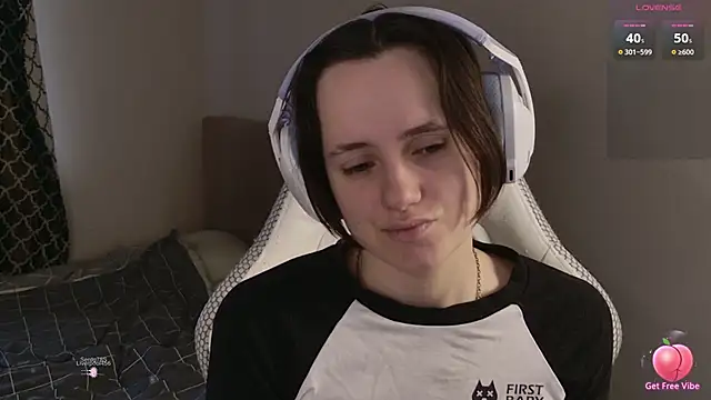 Luna Loveee online show from March 2026 04:01:02 AM