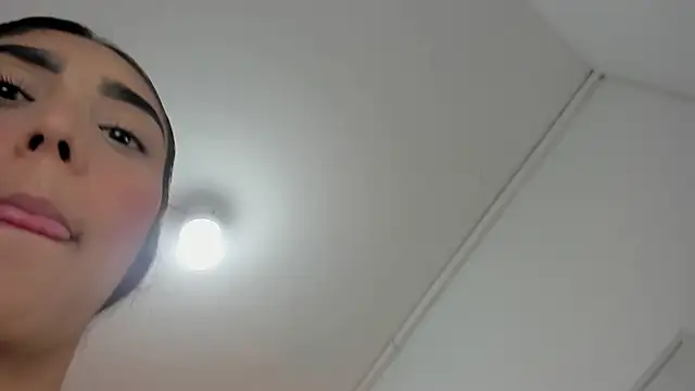 chloee ross online show from March 2025 02:25:02 AM