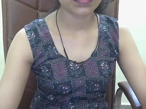 Cute Pihu01 online show from October 2025 06:04:01 PM