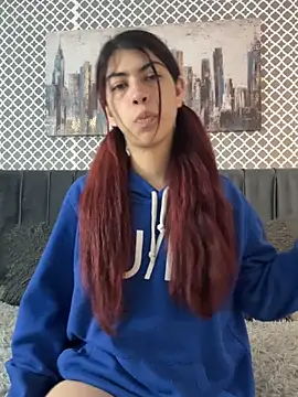 Snapshot of Cassie_bloom chatting on September 2025 03:53:01 AM Cassie bloom online show from September 2025 03:53:01 AM