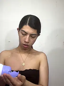Snapshot of Cassie_bloom chatting on September 2025 11:20:02 PM Cassie bloom online show from September 2025 11:20:02 PM