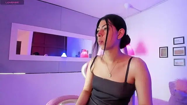 Cassie bloom online show from November 2025 04:22:01 PM