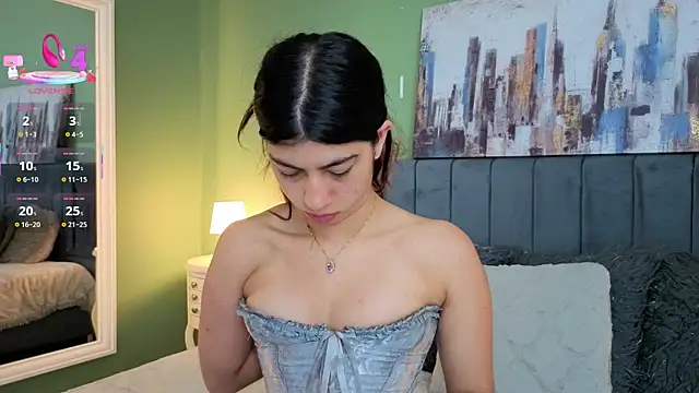 Snapshot of Cassie_bloom chatting on May 2026 03:26:01 AM Cassie bloom online show from May 2026 03:26:01 AM