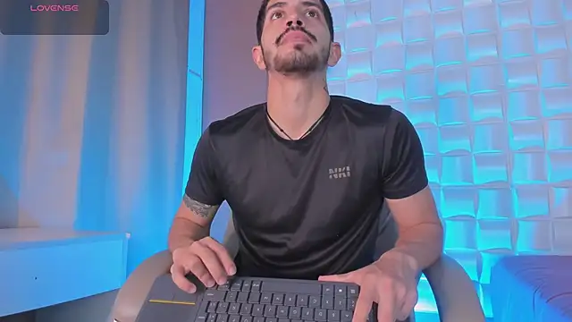 AlejandroStormm online show from March 2026 11:12:01 PM