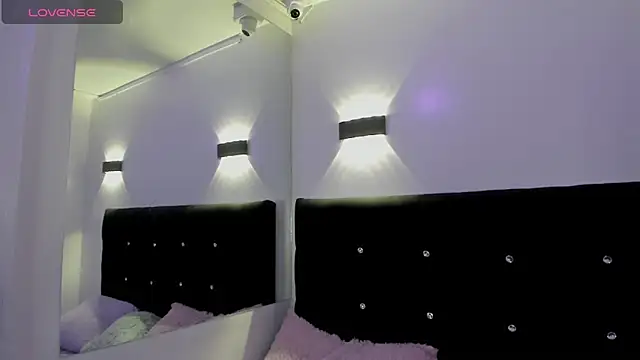 Anniie  Evans online show from September 2025 03:05:01 PM