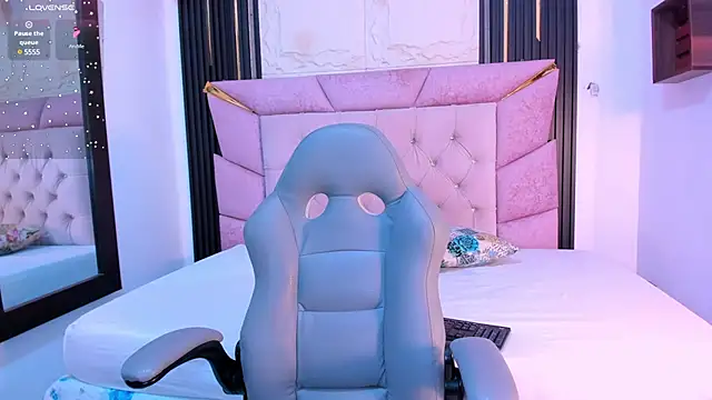 Emma lorense22 online show from February 2025 08:14:02 PM