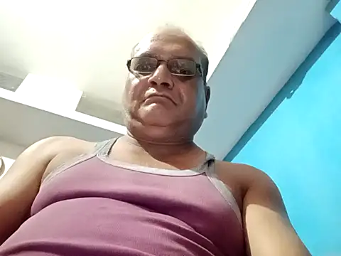 Snapshot of longsexji chatting on March 2025 05:58:02 PM longsexji online show from March 2025 05:58:02 PM