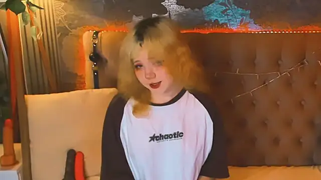 EmilyAngells online show from May 2026 05:57:02 AM