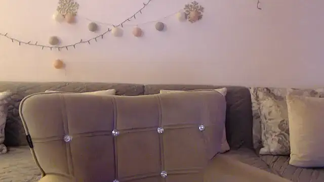 YourfantasyGiuly online show from July 2026 02:13:02 PM