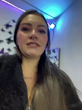 Luna kitty online show from November 2025 06:06:02 PM