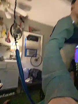 Polaroid White online show from November 2025 08:46:02 AM