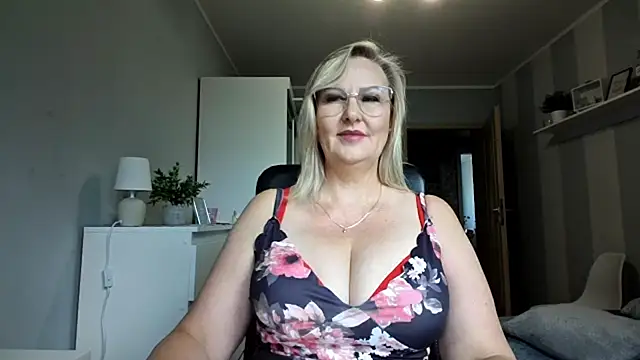 DianaLive online show from August 2026 07:11:01 AM