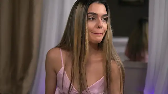 RobertaRosetti online show from December 2025 10:32:01 AM