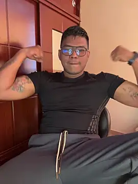 Saipuer31 online show from April 2026 07:31:02 PM