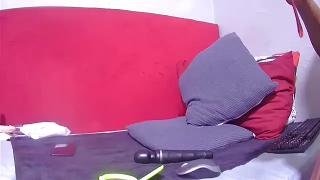 tasha97x online show from November 2025 05:42:01 AM