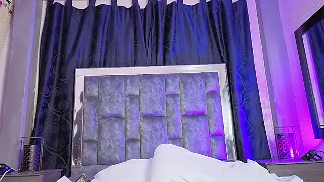 Effie cooper online show from November 2025 09:48:02 PM