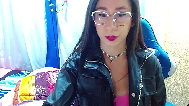 Snapshot of Gia_leinn chatting on January 2026 03:05:01 PM Gia leinn online show from January 2026 03:05:01 PM