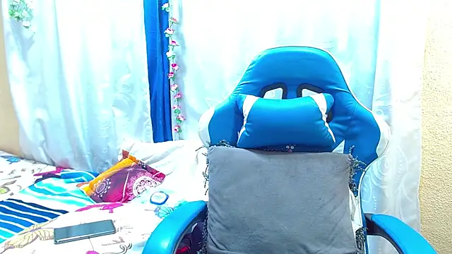 Snapshot of Gia_leinn chatting on February 2026 07:48:01 PM Gia leinn online show from February 2026 07:48:01 PM