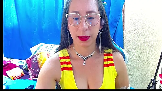 Snapshot of Gia_leinn chatting on June 2026 03:21:01 PM Gia leinn online show from June 2026 03:21:01 PM