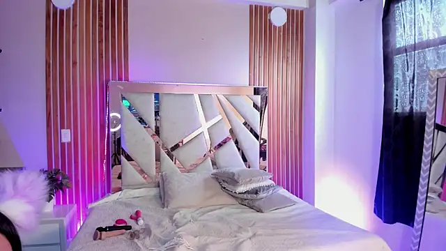 sweetviolet   online show from March 2025 03:47:02 PM