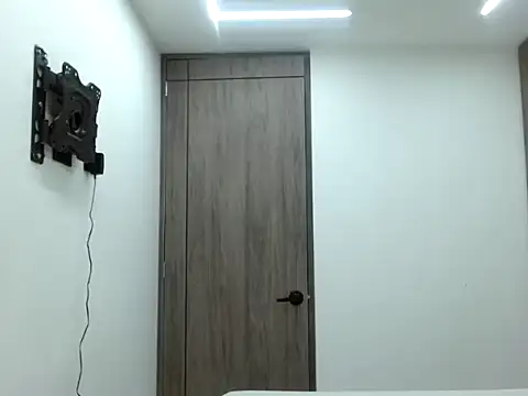  luna 777 online show from April 2026 01:18:02 AM