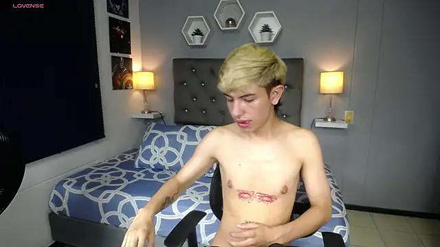 matteo foxx online show from February 2025 01:35:02 PM