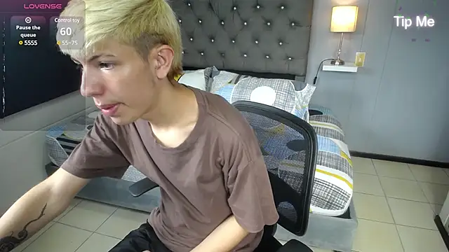 matteo foxx online show from March 2025 07:03:02 PM