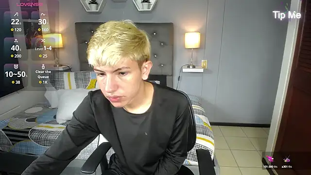 matteo foxx online show from March 2025 01:18:02 PM