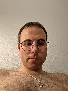 Simonudist online show from December 2025 08:59:01 PM