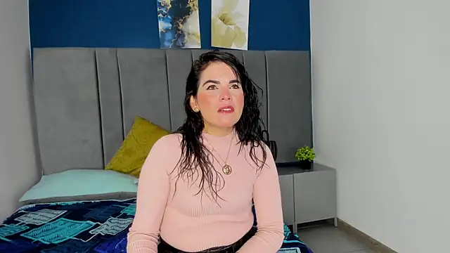 laura hotties online show from September 2025 12:54:01 PM