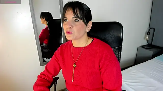 laura hotties online show from January 2026 01:02:02 PM