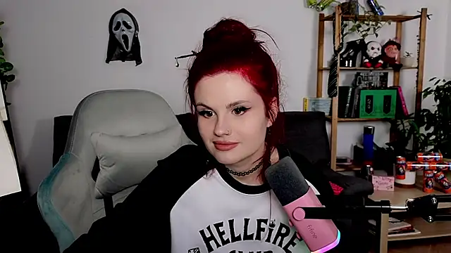 Della Ideal online show from November 2025 04:13:02 PM