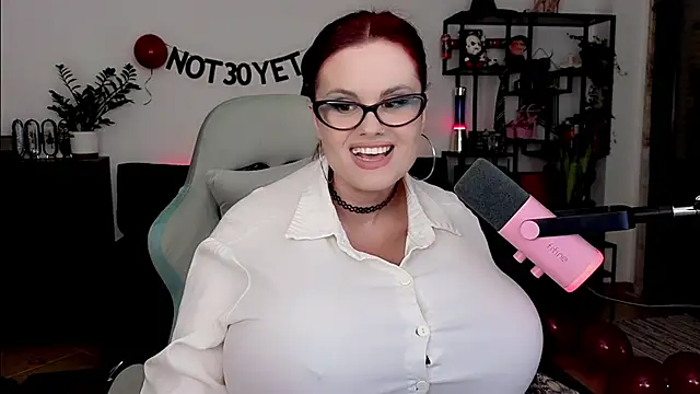 Snapshot of Della_Ideal chatting on March 2026 06:47:01 PM Della Ideal online show from March 2026 06:47:01 PM