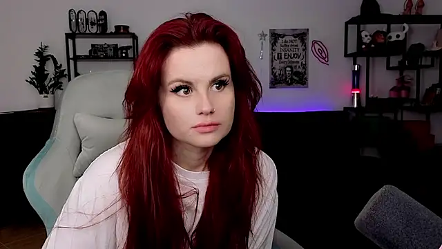 Snapshot of Della_Ideal chatting on March 2026 05:02:01 PM Della Ideal online show from March 2026 05:02:01 PM