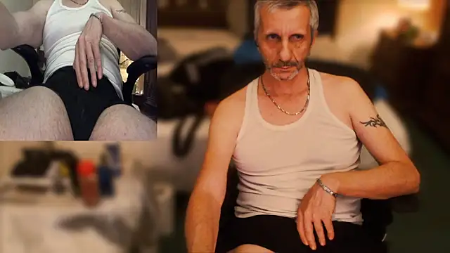 maxdaddy690 online show from September 2025 08:31:01 PM