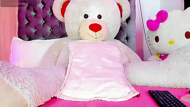 Snapshot of Julie_Lovelyx1 chatting on March 2025 07:03:02 AM Julie Lovelyx1 online show from March 2025 07:03:02 AM