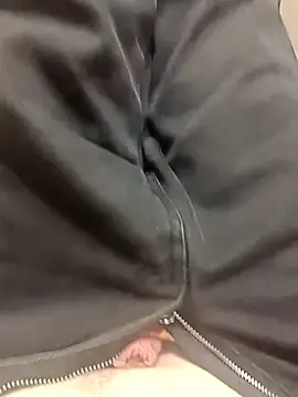 Snapshot of TOPGUN_69 chatting on October 2025 09:30:01 PM TOPGUN 69 online show from October 2025 09:30:01 PM