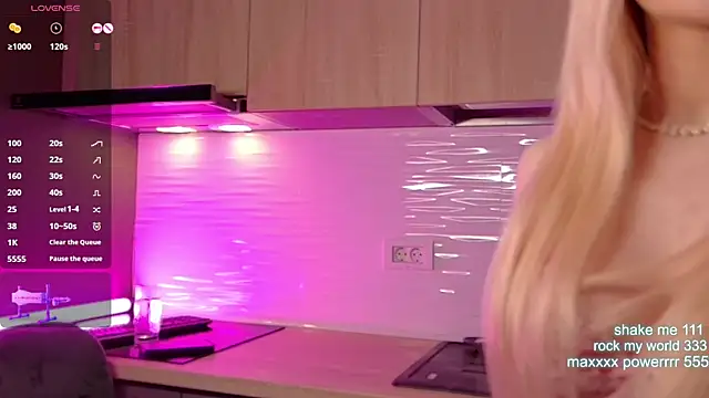 CutiePie69   online show from November 2025 08:41:02 PM