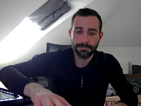 Snapshot of gryzoon chatting on October 2025 02:15:01 PM gryzoon online show from October 2025 02:15:01 PM