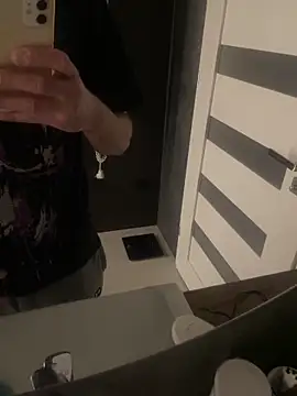 Snapshot of gryzoon chatting on November 2025 01:48:02 AM gryzoon online show from November 2025 01:48:02 AM