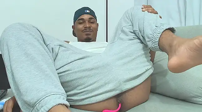 Snapshot of latinbbc_00 chatting on March 2025 03:43:02 AM latinbbc 00 online show from March 2025 03:43:02 AM