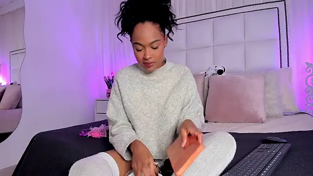 jlmackenzie online show from March 2025 12:45:01 PM