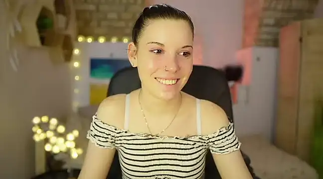 Snapshot of April_Olsen chatting on March 2025 01:39:01 PM April Olsen online show from March 2025 01:39:01 PM