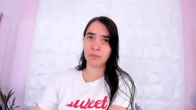 Snapshot of Valeriagomez_ chatting on October 2025 12:09:01 PM Valeriagomez online show from October 2025 12:09:01 PM