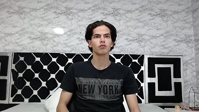 Maximoherrera 16 online show from March 2025 03:32:01 AM