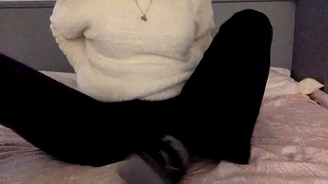 Snapshot of prettyy_kitty chatting on February 2025 07:25:02 PM prettyy kitty online show from February 2025 07:25:02 PM