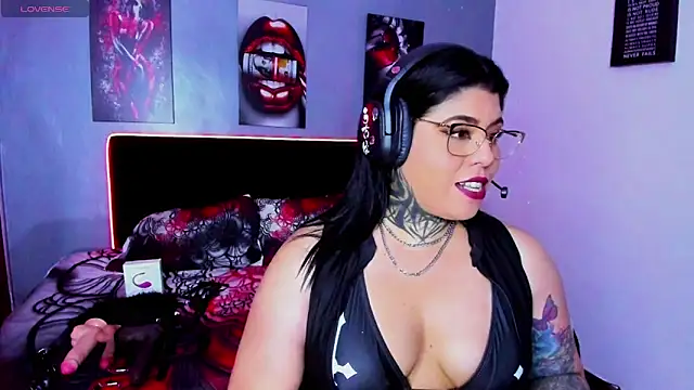 Veronika metal online show from April 2026 09:54:01 PM